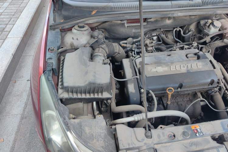 Used Chevrolet Cruze 2009 1.6L SE MT Engine Bay Right