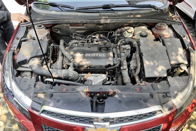 Used Chevrolet Cruze 2009 1.6L SE MT Engine Bay