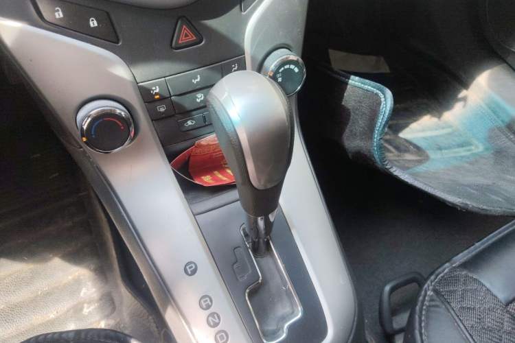 Used Chevrolet Cruze 2009 1.6L SE Automatic Gear Lever