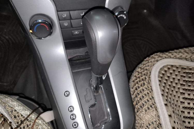 Used Chevrolet Cruze 2009 1.6L SE Automatic Gear Lever