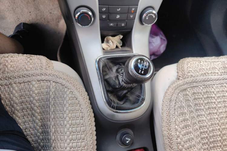 Used Chevrolet Cruze 2009 1.6L SE MT Gear Lever