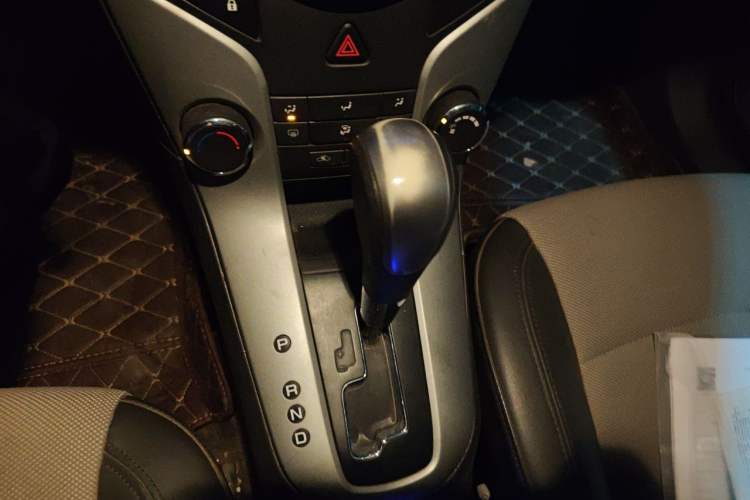 Used Chevrolet Cruze 2009 1.6L SE Automatic Gear Lever