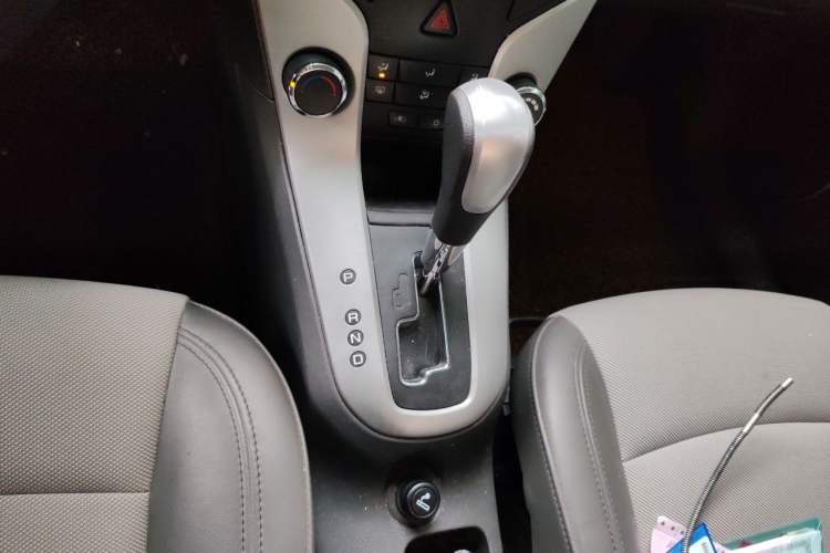Used Chevrolet Cruze 2009 1.6L SE Automatic Gear Lever