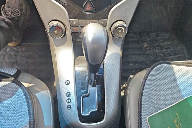 Used Chevrolet Cruze 2009 1.8L SX Automatic Gear Lever