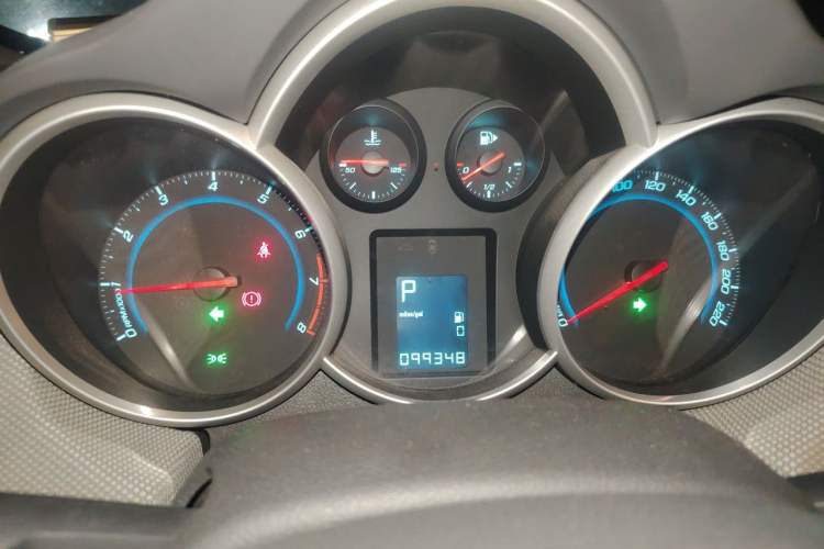 Used Chevrolet Cruze 2009 1.8L SE AT Instrument Cluster