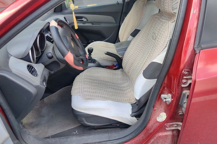Used Chevrolet Cruze 2009 1.6L SE MT Left Front Seat
