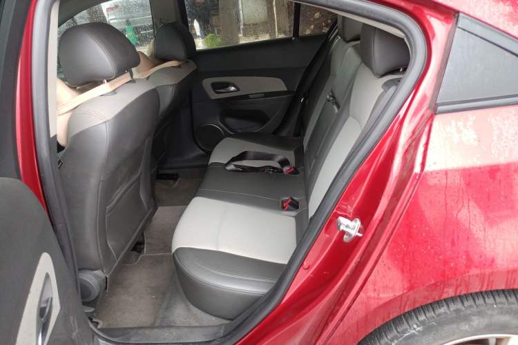 Used Chevrolet Cruze 2009 1.8L SE AT Left Rear Seat