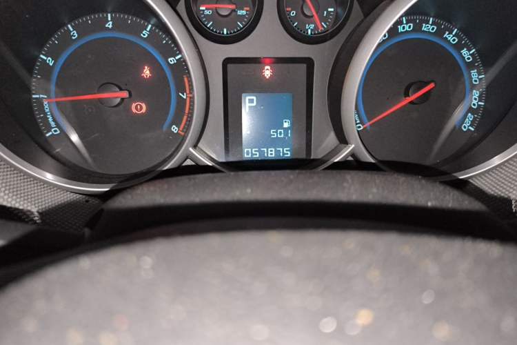 Used Chevrolet Cruze 2009 1.6L SE Automatic Odometer Close Up