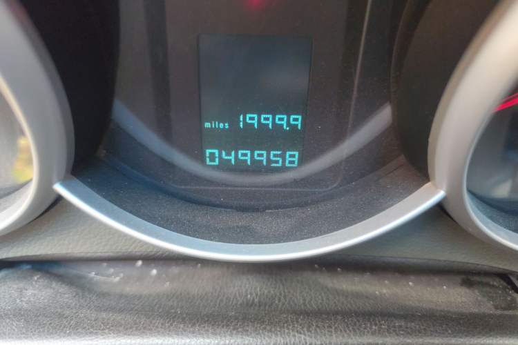 Used Chevrolet Cruze 2009 1.6L SE MT Odometer Close Up