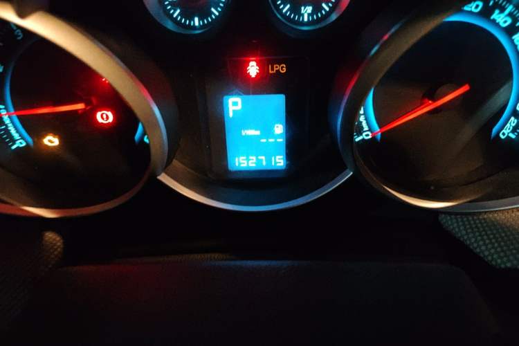 Used Chevrolet Cruze 2009 1.6L SE Automatic Odometer Close Up