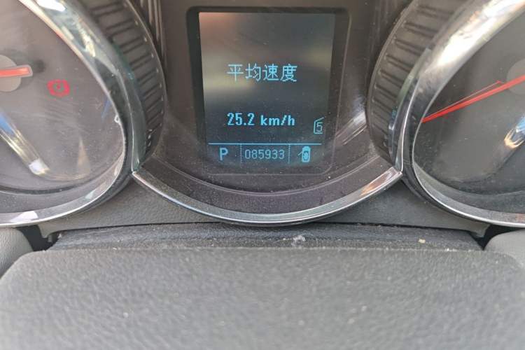 Used Chevrolet Cruze 2009 1.8L SX Automatic Odometer Close Up
