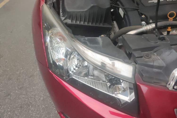 Used Chevrolet Cruze 2009 1.8L SE AT Right Front Headlight