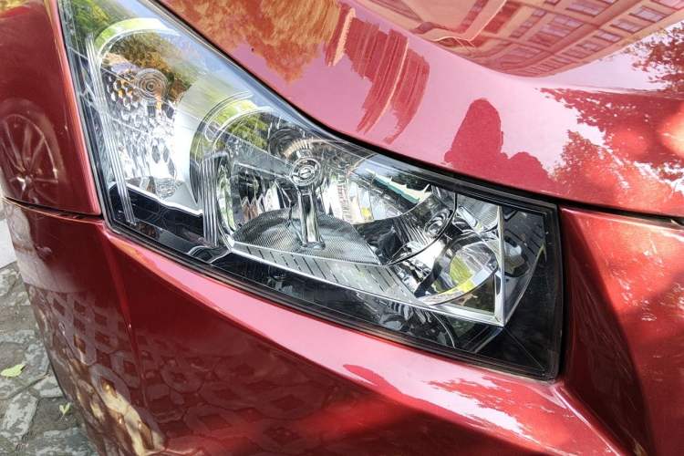 Used Chevrolet Cruze 2009 1.6L SE MT Right Front Headlight
