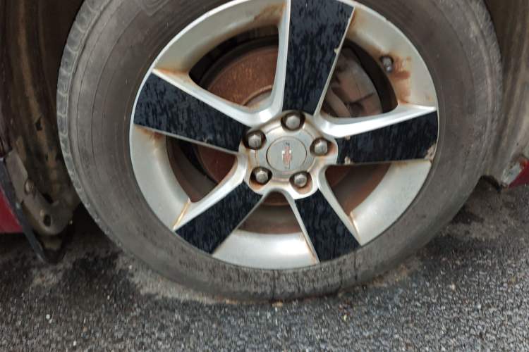 Used Chevrolet Cruze 2009 1.6L SE MT Right Front Wheel Hub