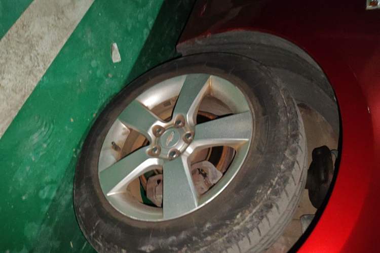 Used Chevrolet Cruze 2009 1.6L SE Automatic Right Front Wheel Hub