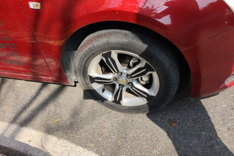 Used Chevrolet Cruze 2009 1.6L SE MT Right Front Wheel Hub