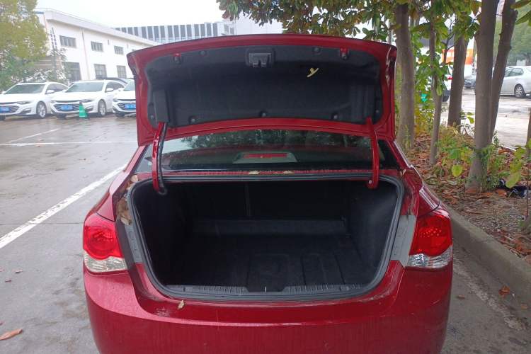 Used Chevrolet Cruze 2009 1.8L SE AT Trunk