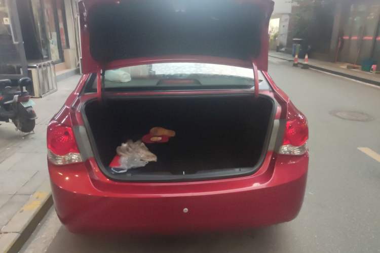 Used Chevrolet Cruze 2009 1.8L SE AT Trunk