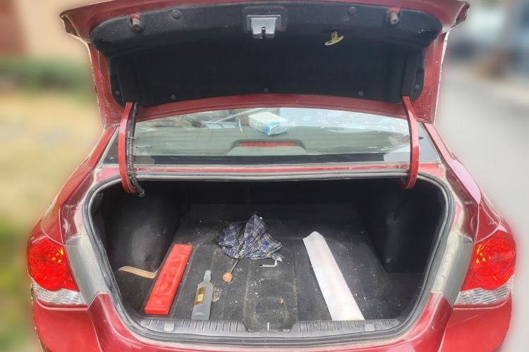 Used Chevrolet Cruze 2009 1.6L SE MT Trunk