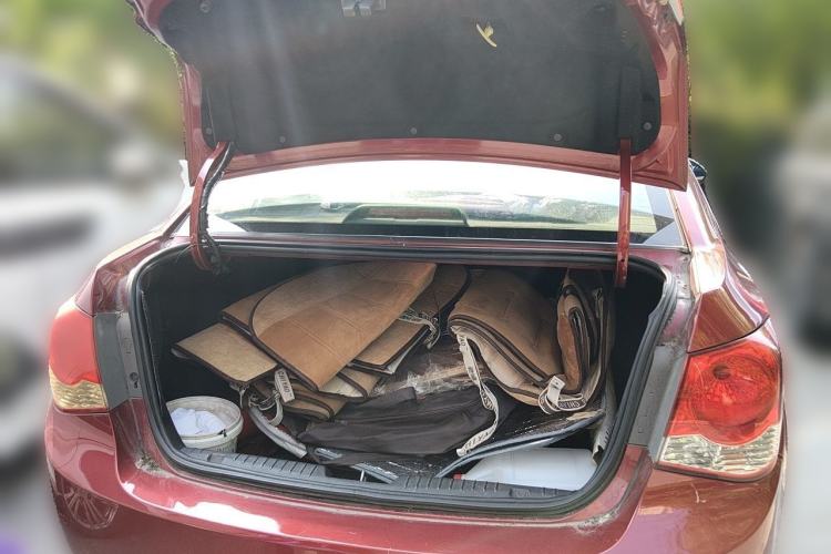 Used Chevrolet Cruze 2009 1.6L SE MT Trunk
