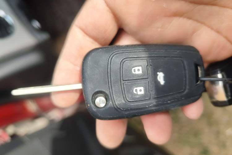 Used Chevrolet Cruze 2009 1.6L SE MT Vehicle Key