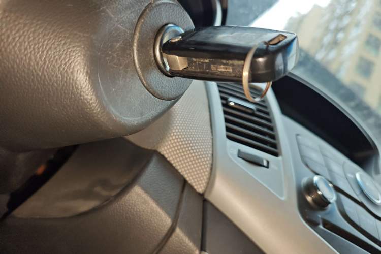 Used Chevrolet Cruze 2009 1.6L SE MT Vehicle Key