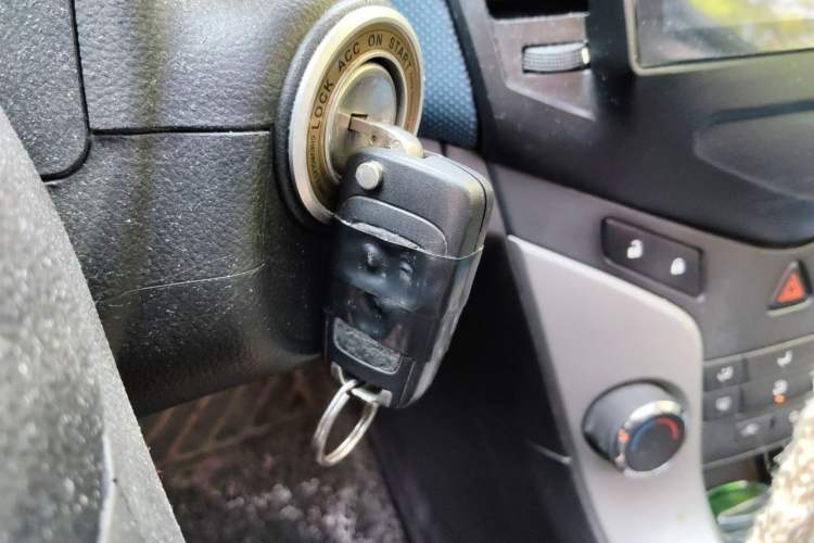 Used Chevrolet Cruze 2009 1.6L SE MT Vehicle Key