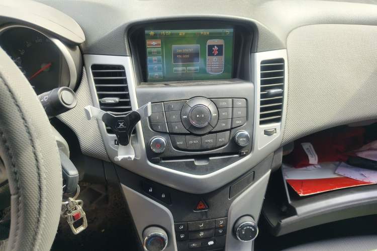 Used Chevrolet Cruze 2009 1.6L SE MT Audio And AC Panel