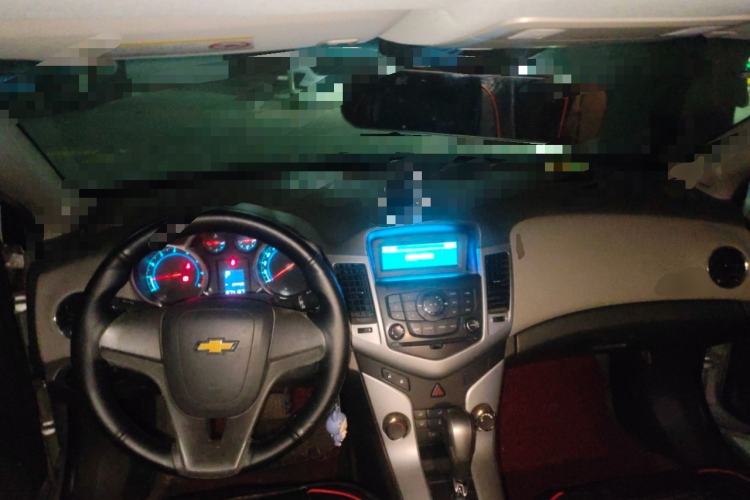 Used Chevrolet Cruze 2009 1.6L SE Automatic Center Console
