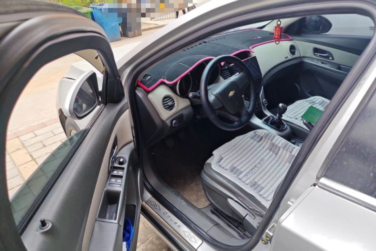 Used Chevrolet Cruze 2009 1.6L SE MT Driver Seat