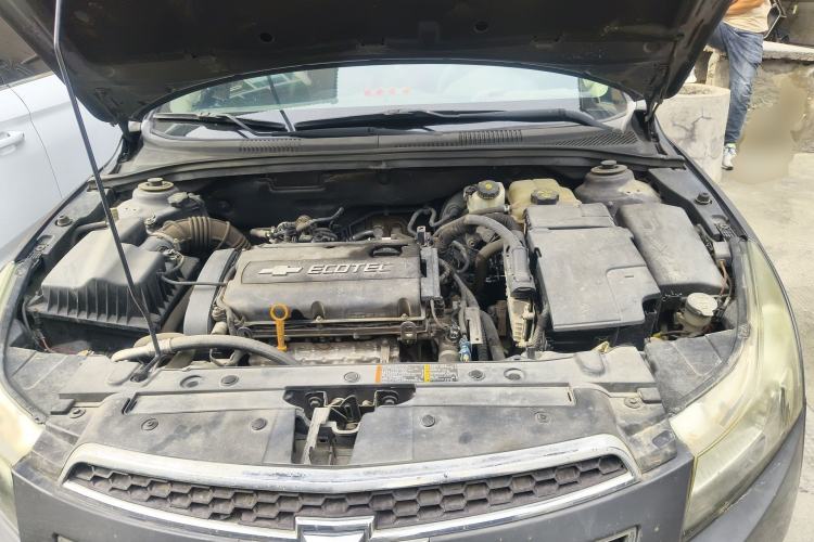 Used Chevrolet Cruze 2009 1.6L SE MT Engine Bay