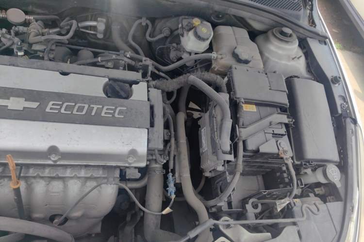 Used Chevrolet Cruze 2009 1.6L SE MT Engine Bay Left
