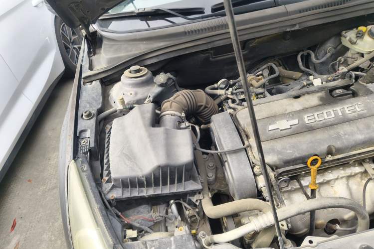 Used Chevrolet Cruze 2009 1.6L SE MT Engine Bay Right