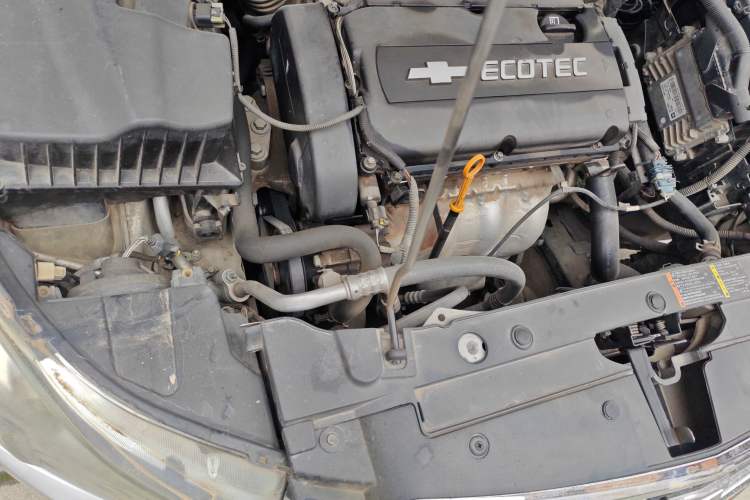 Used Chevrolet Cruze 2009 1.6L SE MT Engine Bay Right
