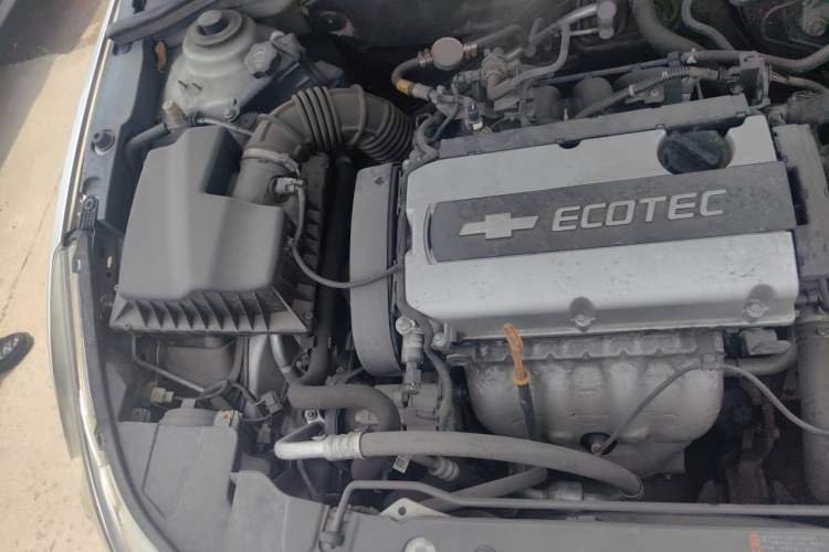 Used Chevrolet Cruze 2009 1.6L SE MT Engine Bay Right