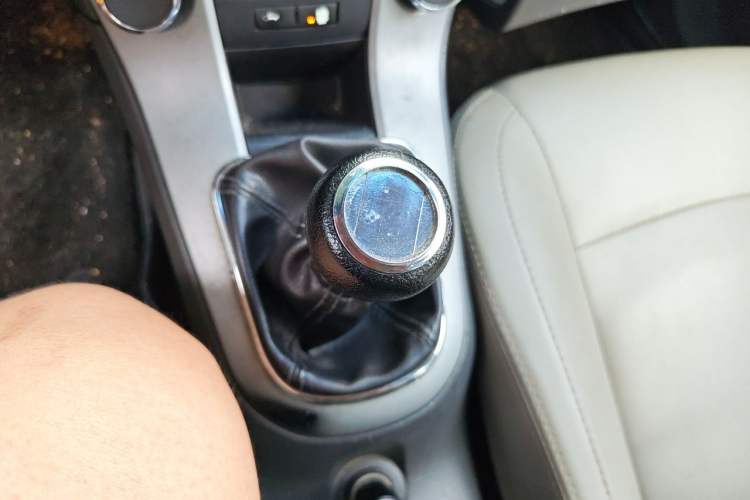 Used Chevrolet Cruze 2009 1.6L SL MT Gear Lever
