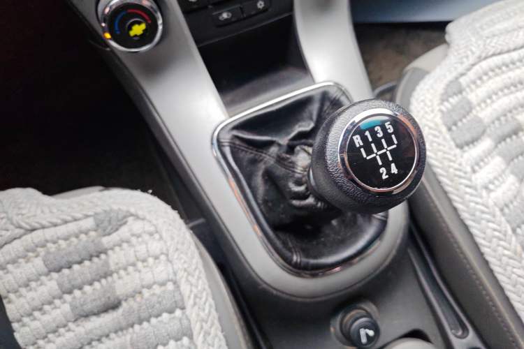 Used Chevrolet Cruze 2009 1.6L SE MT Gear Lever