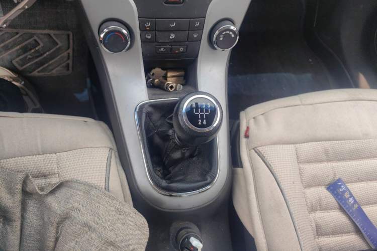 Used Chevrolet Cruze 2009 1.6L SE MT Gear Lever