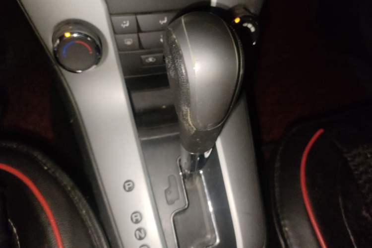 Used Chevrolet Cruze 2009 1.6L SE Automatic Gear Lever