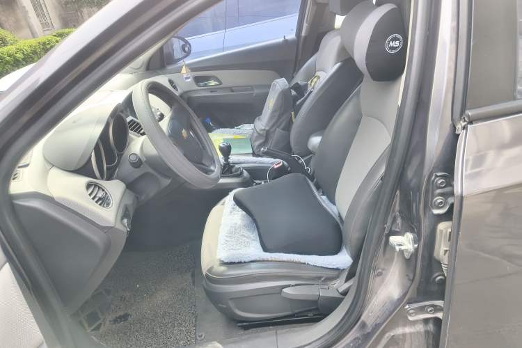 Used Chevrolet Cruze 2009 1.6L SE MT Left Front Seat