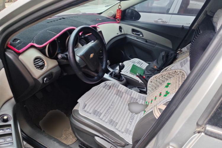Used Chevrolet Cruze 2009 1.6L SE MT Left Front Seat