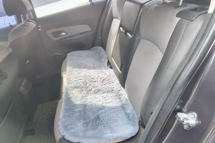 Used Chevrolet Cruze 2009 1.6L SE MT Left Rear Seat