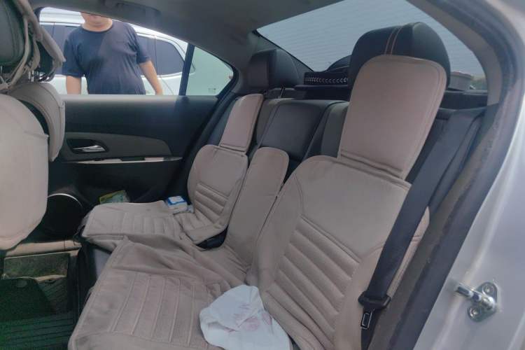 Used Chevrolet Cruze 2009 1.6L SE MT Left Rear Seat