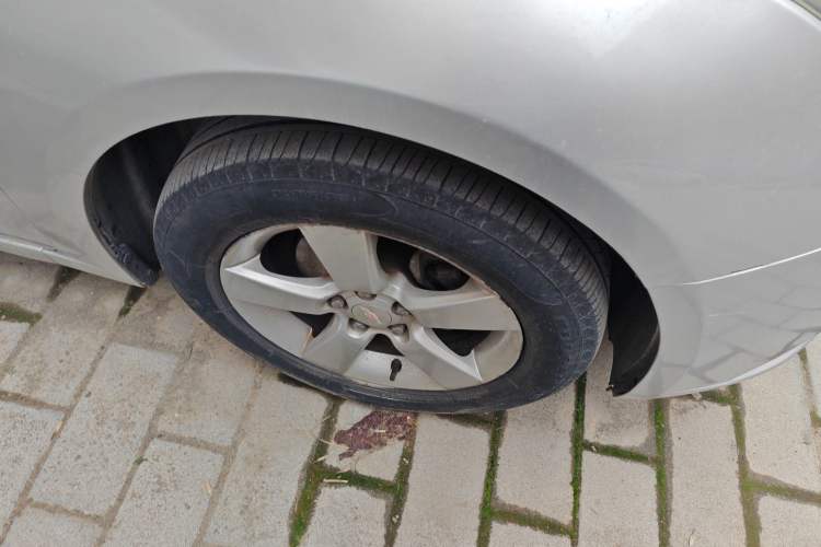 Used Chevrolet Cruze 2009 1.6L SE MT Right Front Wheel Hub