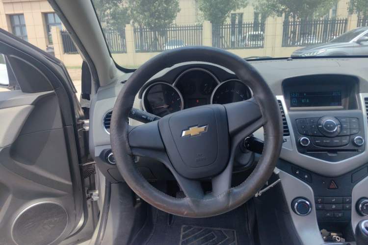 Used Chevrolet Cruze 2009 1.6L SE MT Steering Wheel