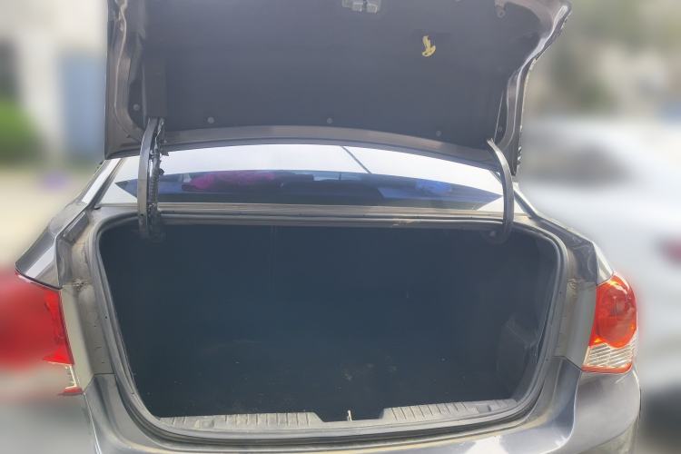 Used Chevrolet Cruze 2009 1.6L SE MT Trunk