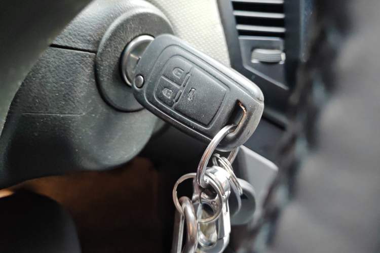 Used Chevrolet Cruze 2009 1.6L SE MT Vehicle Key