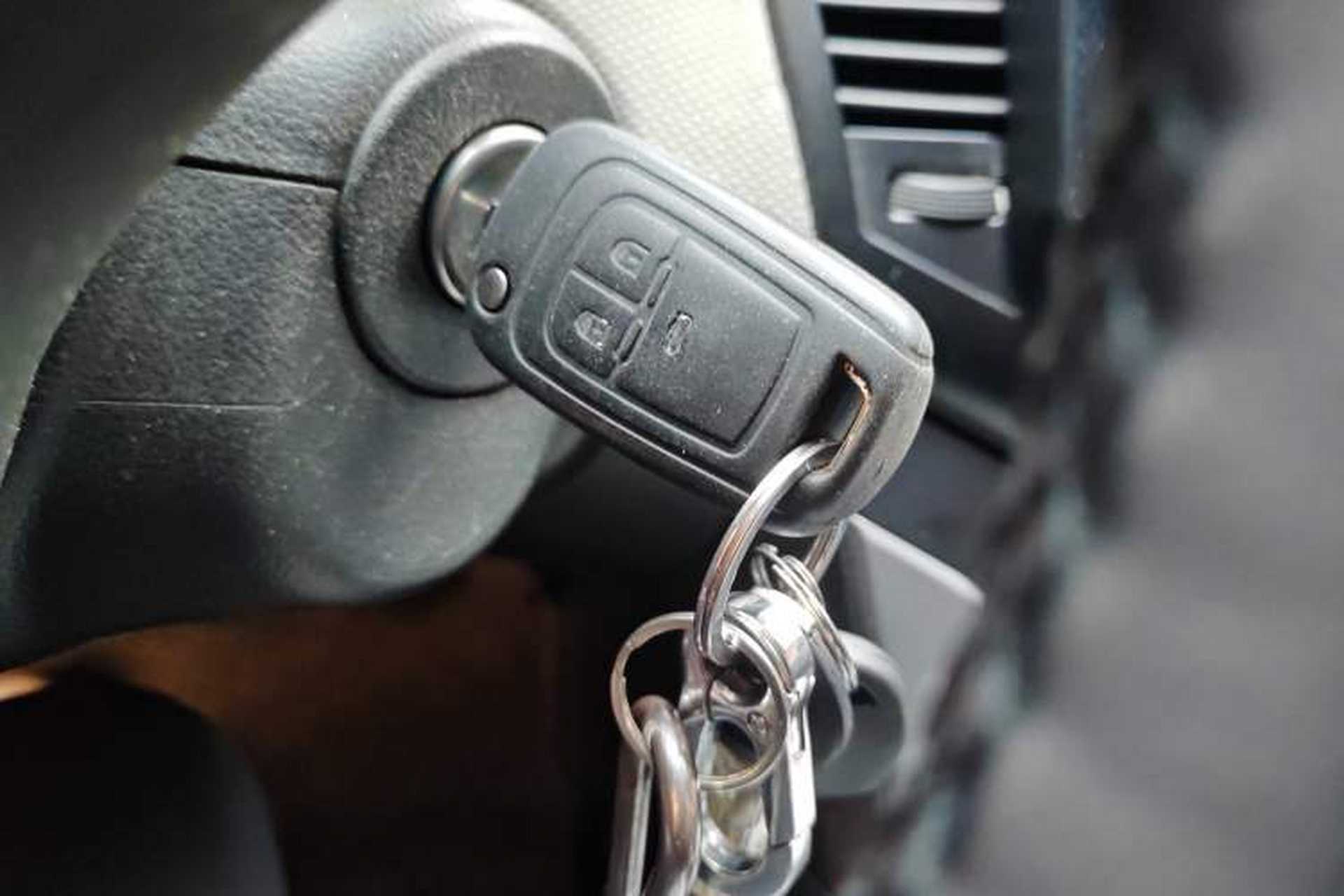 Used Chevrolet Cruze 2009 1.6L SE MT Vehicle Key