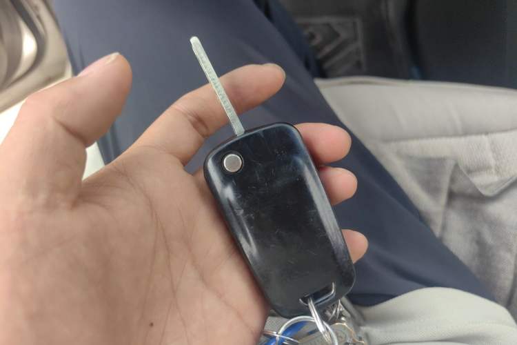 Used Chevrolet Cruze 2009 1.6L SE MT Vehicle Key