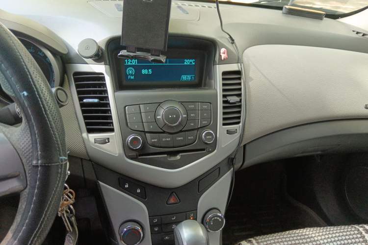 Used Chevrolet Cruze 2009 1.8L SE AT Audio And AC Panel